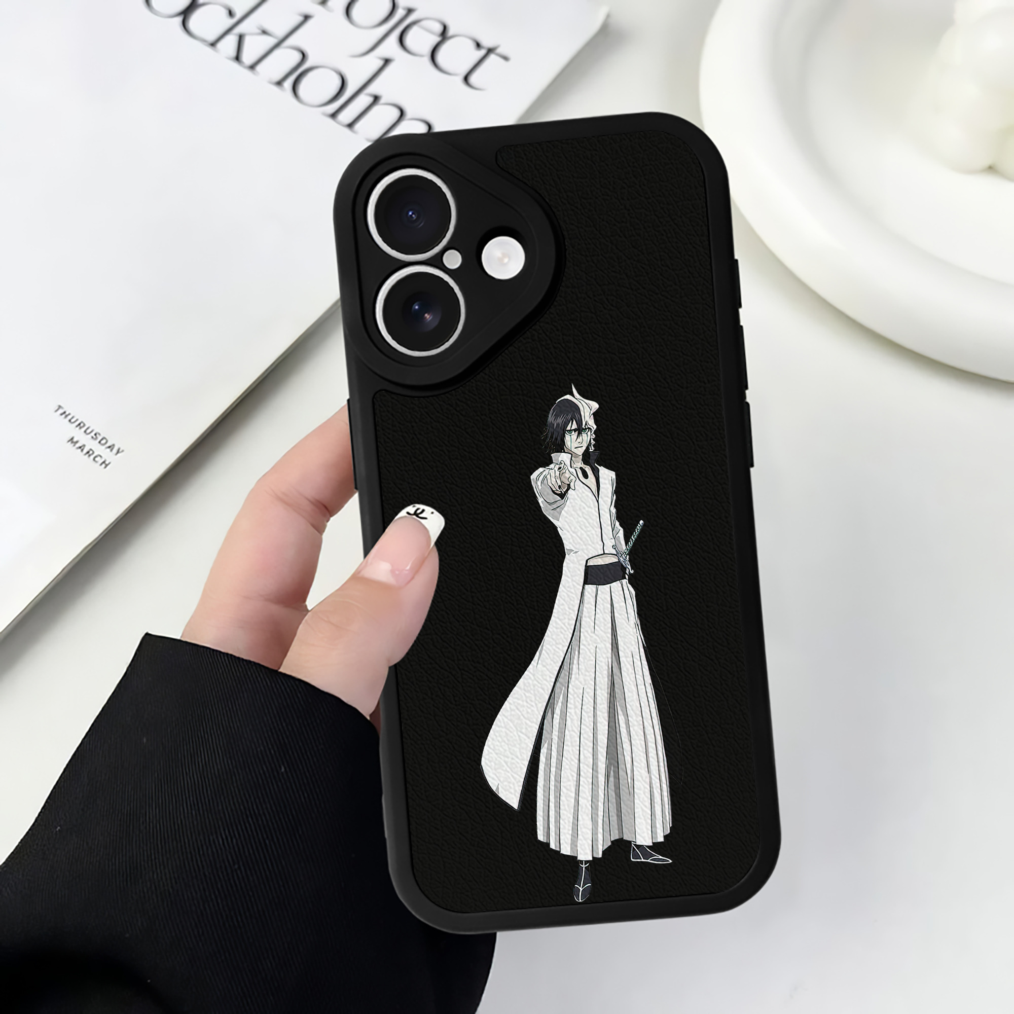 （画像用） ブリーチ ウルキオラ·シファー BLEACH Ulquiorra cifer 【iPhone 16シリーズ対応】シリコンスマホケース（レザー調） 材質：シリコン